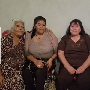 Meet your Posher, Claudia